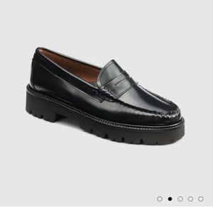 WOMENS WHITNEY SUPER LUG WEEJUNS LOAFER.    Worn once size 5.5